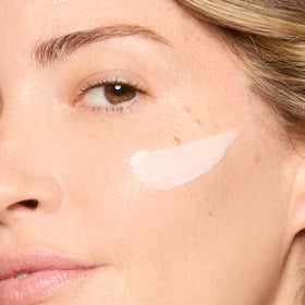 Honest Beauty hydration swatch before and after shows visible moisture