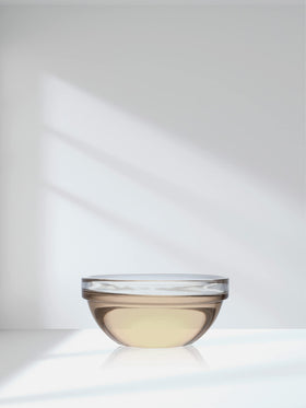Horbäach applied to hair ends illustrating added shine and manageability