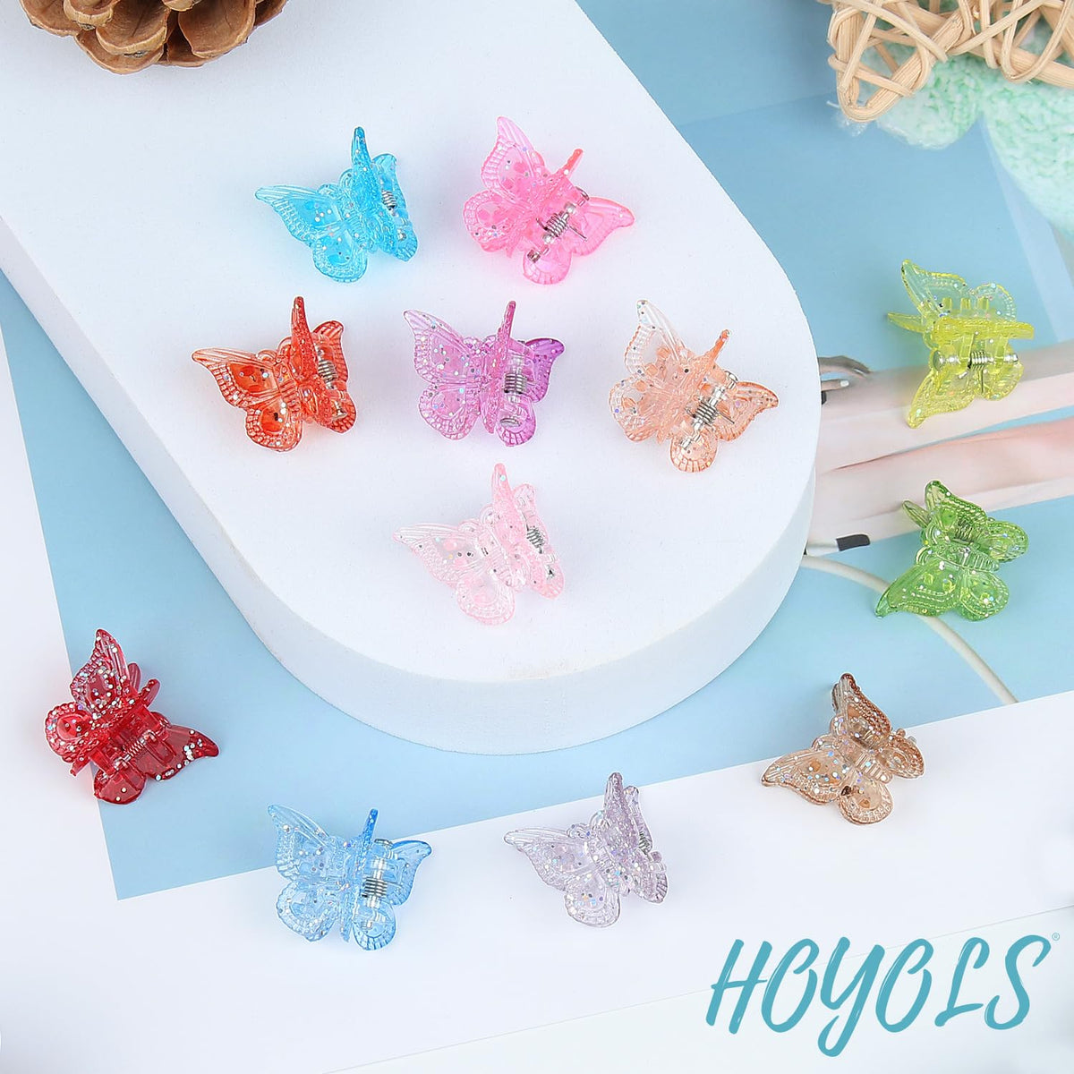 HOYOLS hinge and jaw close-up showing secure, gentle gripping mechanism