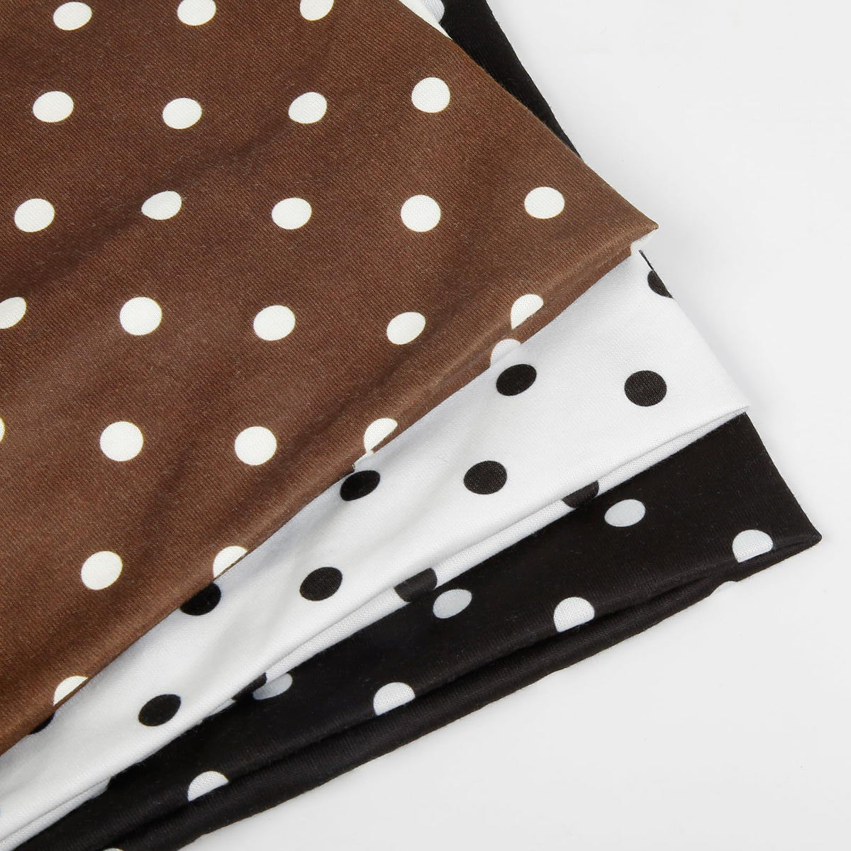 Huachi headband worn full-width on model showing vintage style benefit