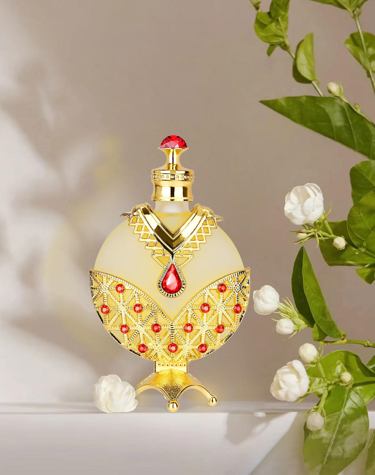 Huibao oil texture closeup showing rich, concentrated oil for long-lasting scent