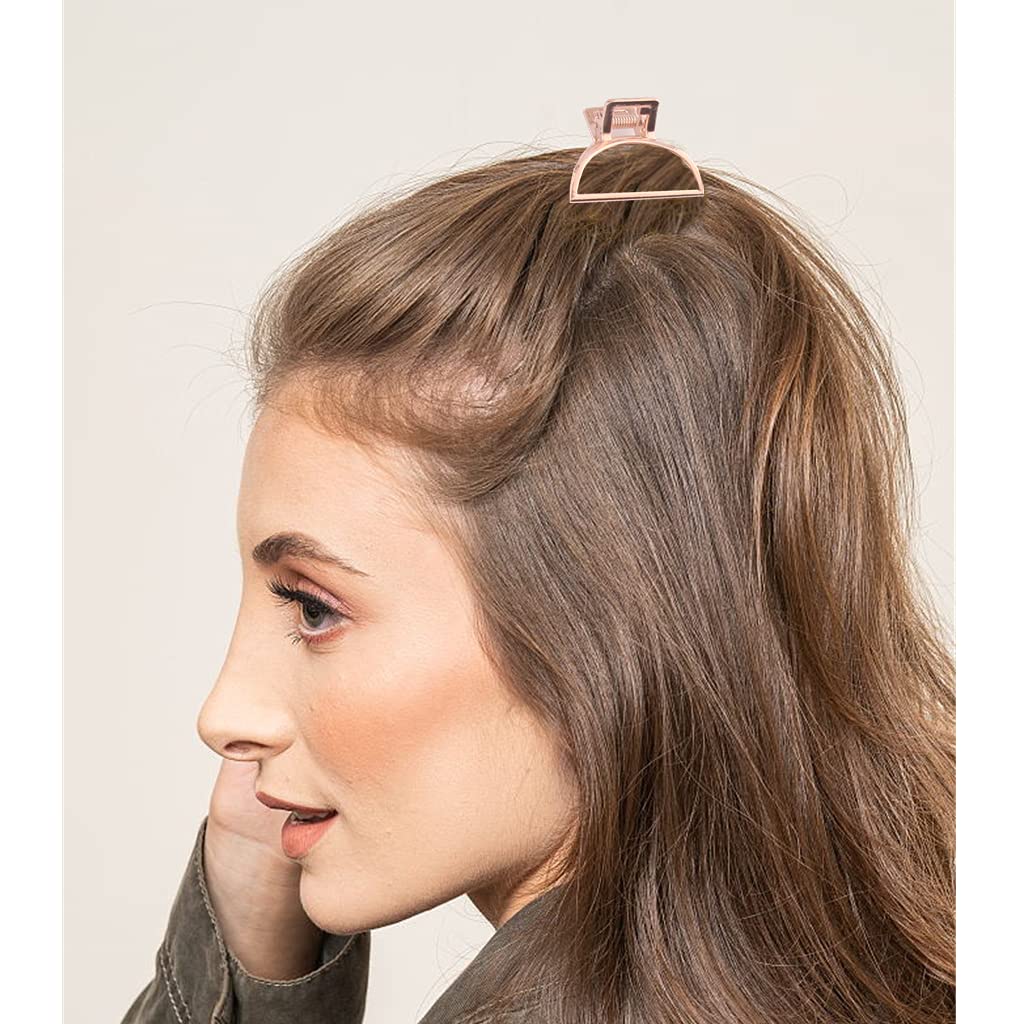 IAXSEE model wearing clips in a styled bun showcasing versatile styling