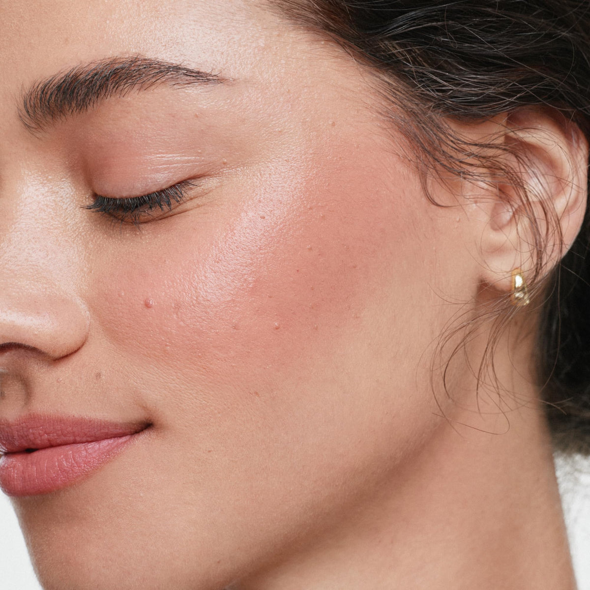 ILIA creamy texture close-up demonstrating smooth blendability and nourishing finish