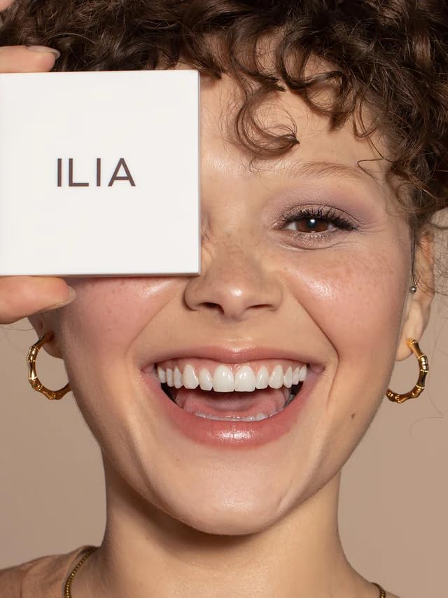 ILIA multi-shade lid swatches, showing matte to metallic transition benefit
