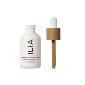 ILIA pump dispenser detail illustrating easy, controlled application benefit