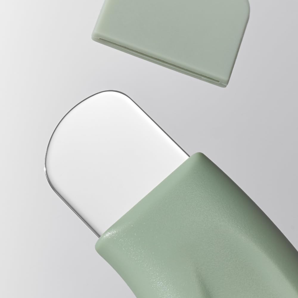 ilso label detail showing safety-tested silicone material and ingredient benefits