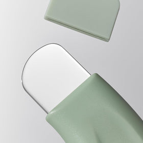 ilso label detail showing safety-tested silicone material and ingredient benefits