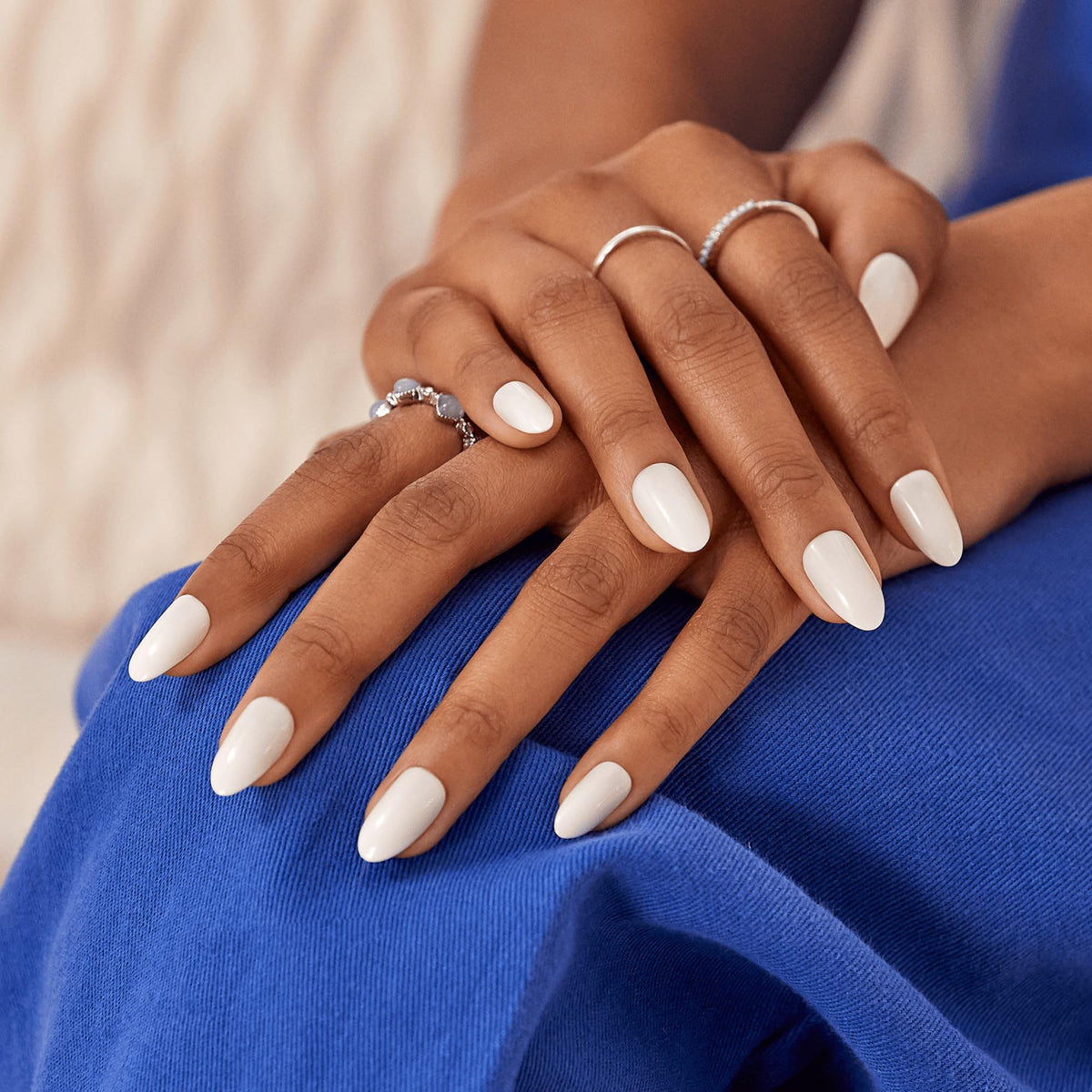 imPRESS close-up of nail curvature highlighting comfortable slim fit