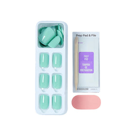 imPRESS short nails on a hand for scale and natural look benefit everyday use