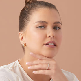 imPRESS side profile of squoval shape showing comfortable fit benefit