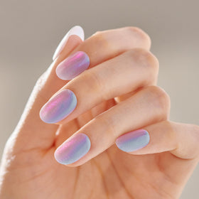 imPRESS Kiss colorFX close-up of short oval nails highlighting flawless chrome shine