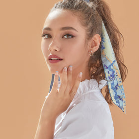 imPRESS nails worn on hand showing short squoval comfort and everyday style