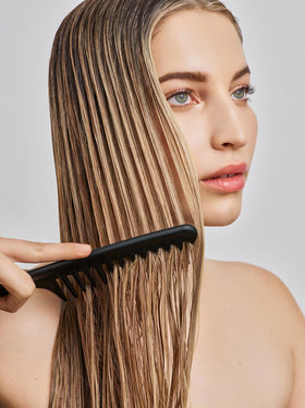 IN COMMON before and after hair comparison emphasizing reduced frizz and added gloss