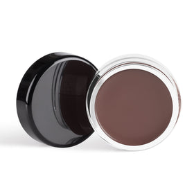 Inglot demonstration of a sharp winged eyeliner look showing long-lasting, smudge-free benefit