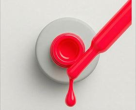 IN.HYPE brush spreading neon pink gel in one stroke highlighting smooth coverage benefit