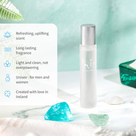 Inis spray in hand usage demonstrating easy application and quick refresh benefit