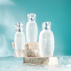 Inis spray mist closeup demonstrating fine atomization for even scent benefit