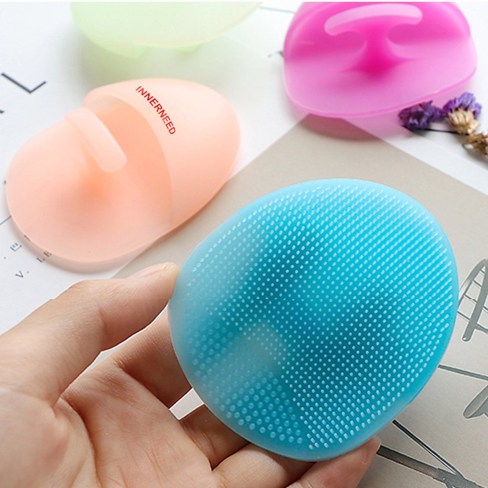 INNERNEED closeup of soft silicone bristles demonstrating deep pore cleaning