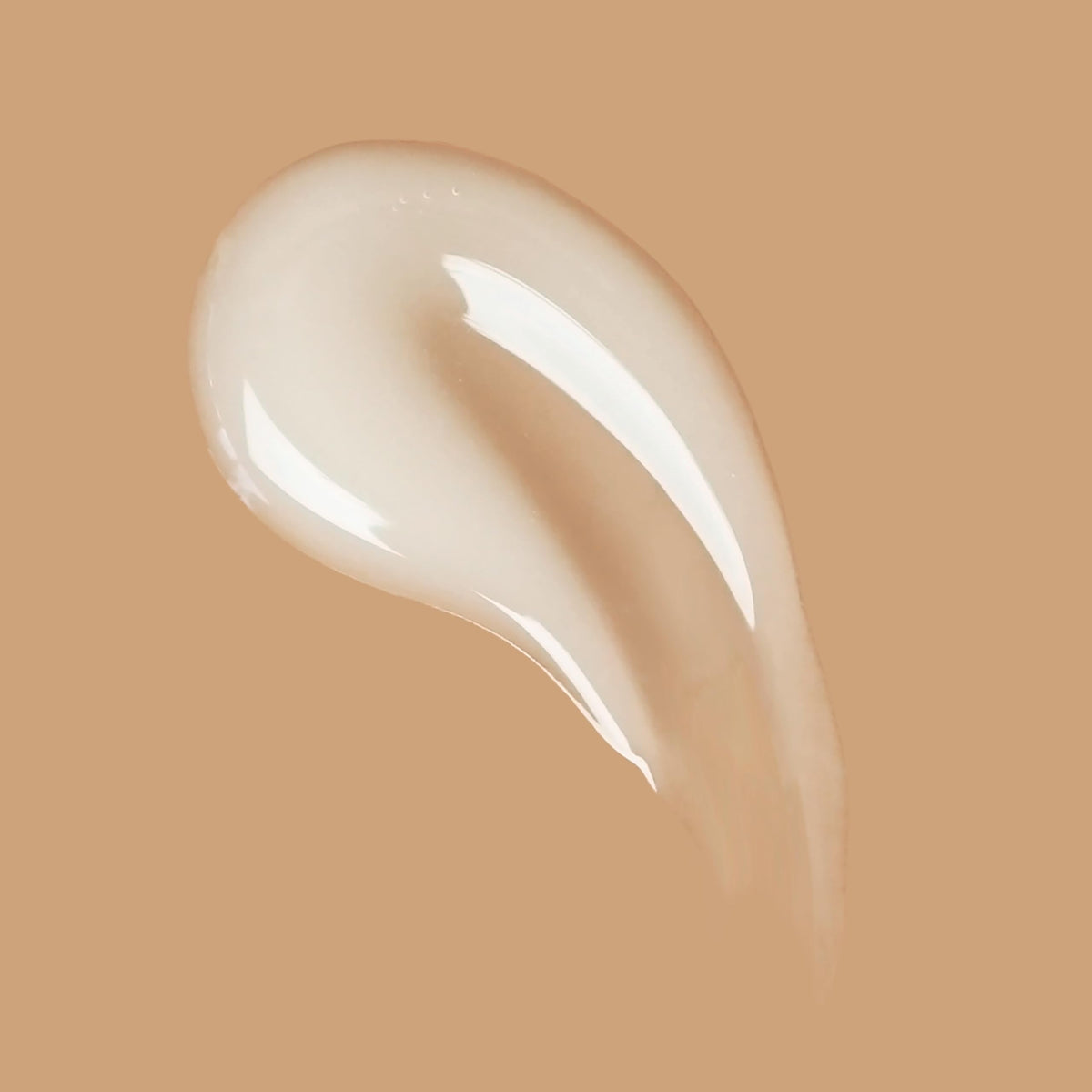 INNERSENSE cream texture close-up highlighting lightweight spreadability