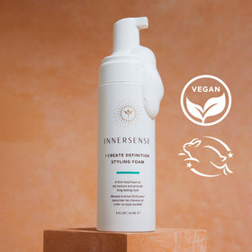 INNERSENSE applying foam through wet curls for enhanced definition