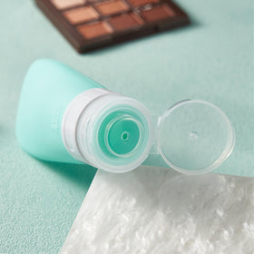 INSFIT cap and seal close-up showing leak-proof design