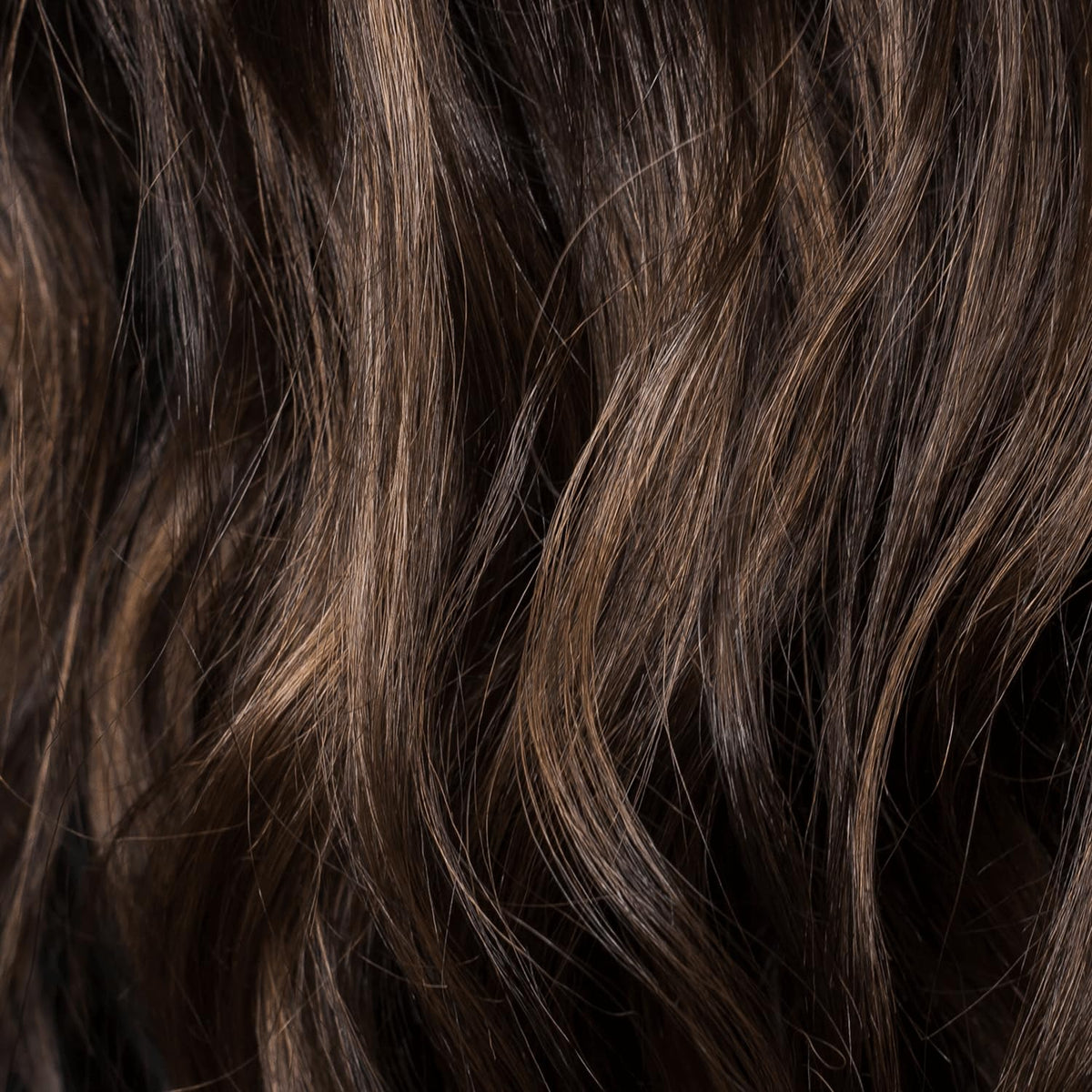 ion application scene with comb-through applying color delivering consistent coverage benefit