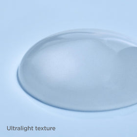 ISDIN water-gel texture close-up illustrating lightweight absorbent gel for quick hydration