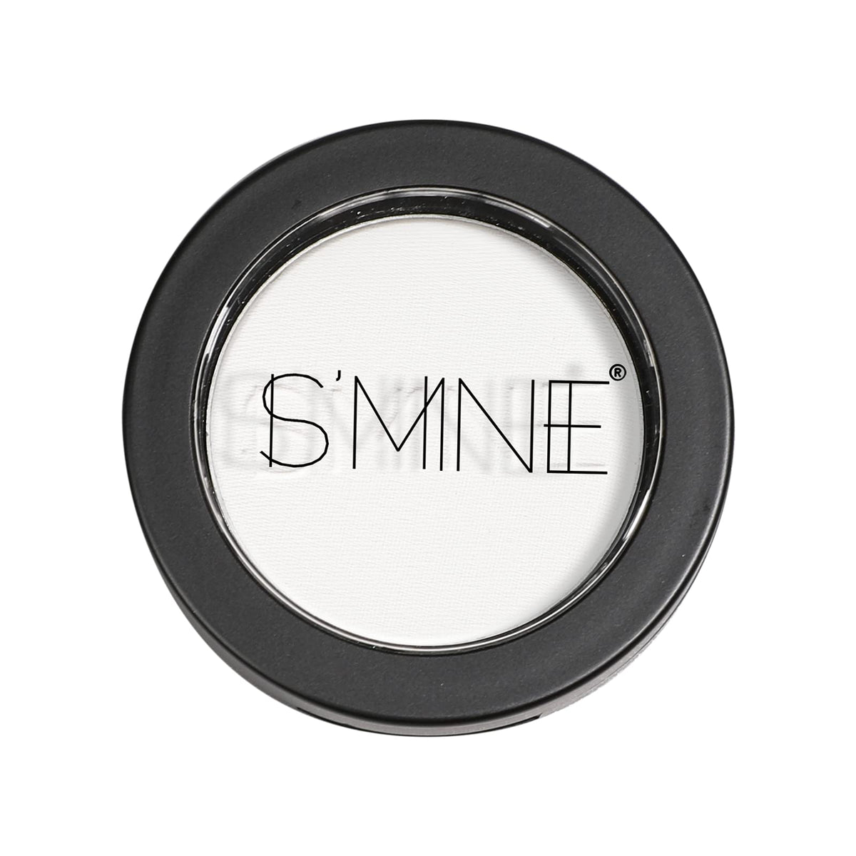 IS'MINE brush applying white matte eyeshadow to inner corner, brightening effect for eye definition