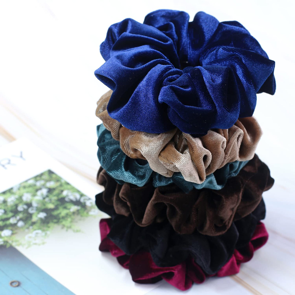 IVARYSS close-up of plush velvet texture protecting hair