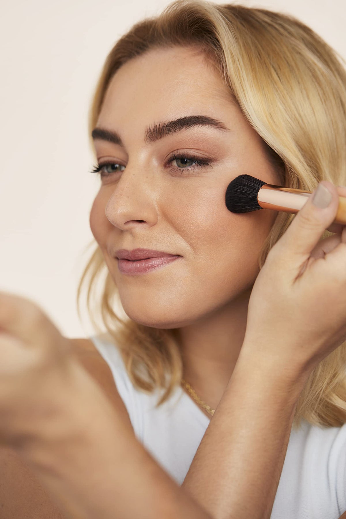 jane iredale swatch on skin demonstrating true-to-pan color payoff and blendability