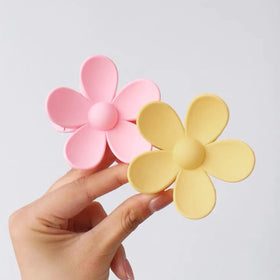 JANFUN clips on bathroom counter during skincare routine, convenient hands-free use