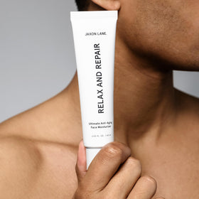 JAXON LANE ingredient label highlighting niacinamide, hyaluronic acid and ceramides