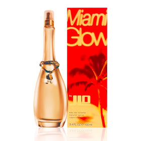 Jennifer Lopez Miami Glow spray mist in air demonstrating light, refreshing application benefit