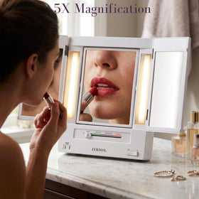 JERDON 5X magnification panel close detail for precise tweezing and grooming