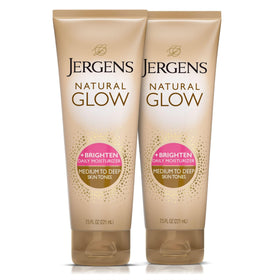 Jergens front packaging showing bottle and benefit of gradual tan