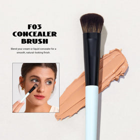 Jessup concealer brush detail for precise spot coverage