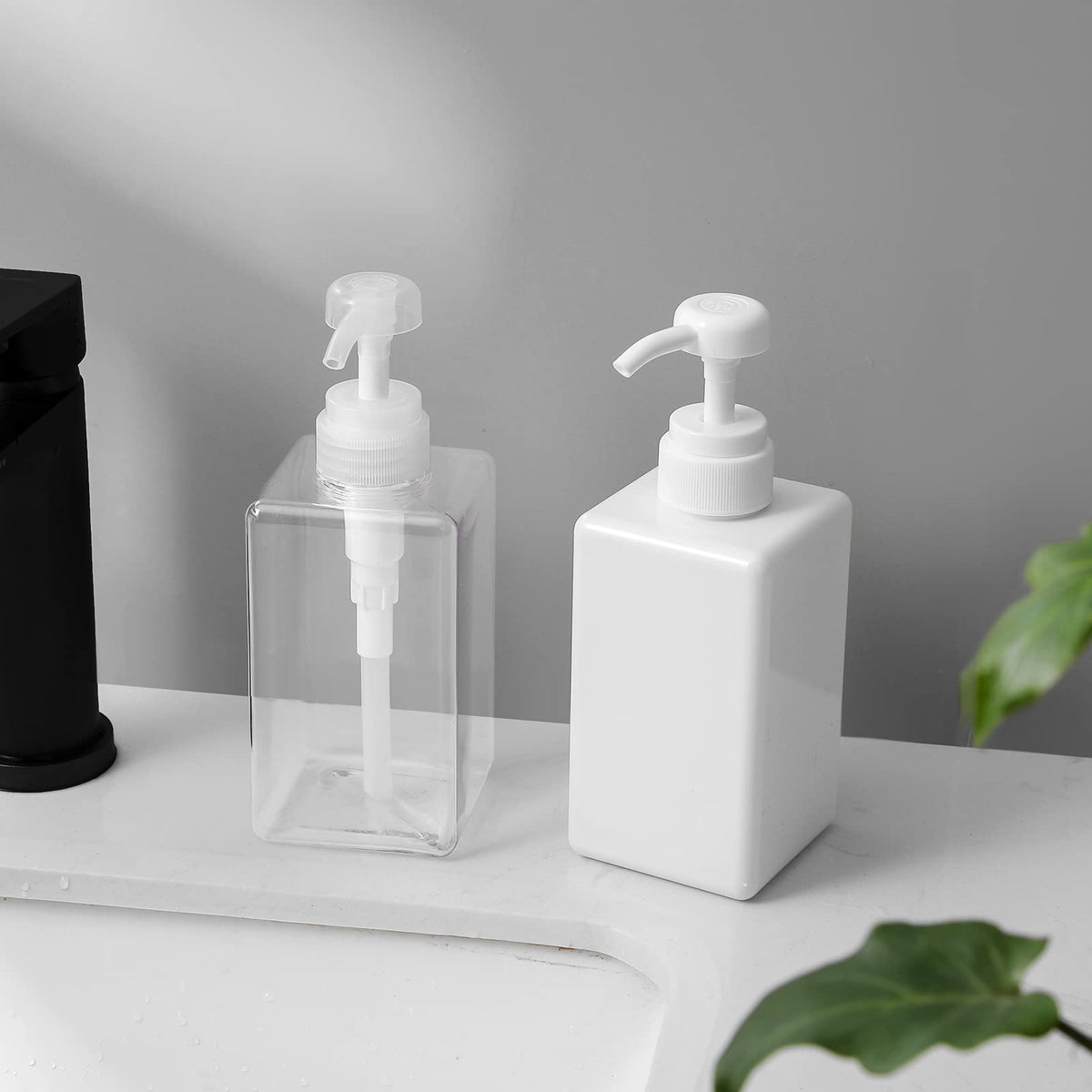JiatuA wide bottle mouth close-up for fast spill-free refilling advantage