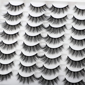 JIMIRE model wearing cat-eye lashes demonstrating lifted outer corners