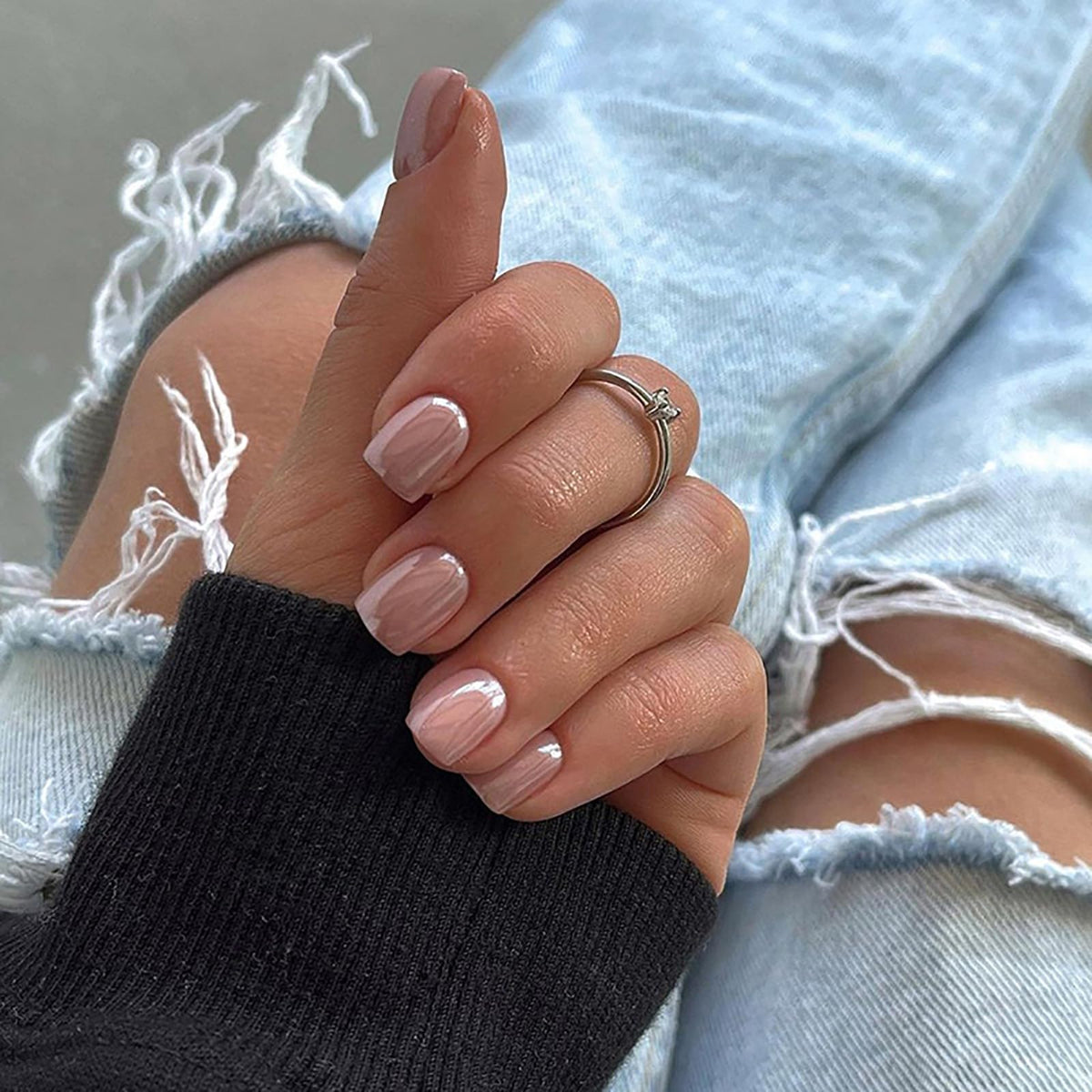 Jsiallye detailed view of gradient nails highlighting subtle color fade