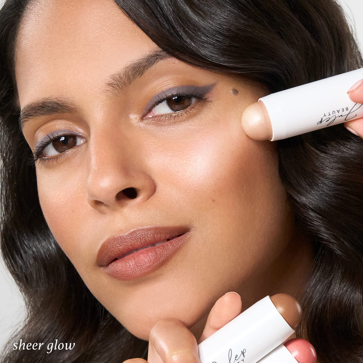 Julep label close-up listing cream-to-powder feature and cruelty-free claim