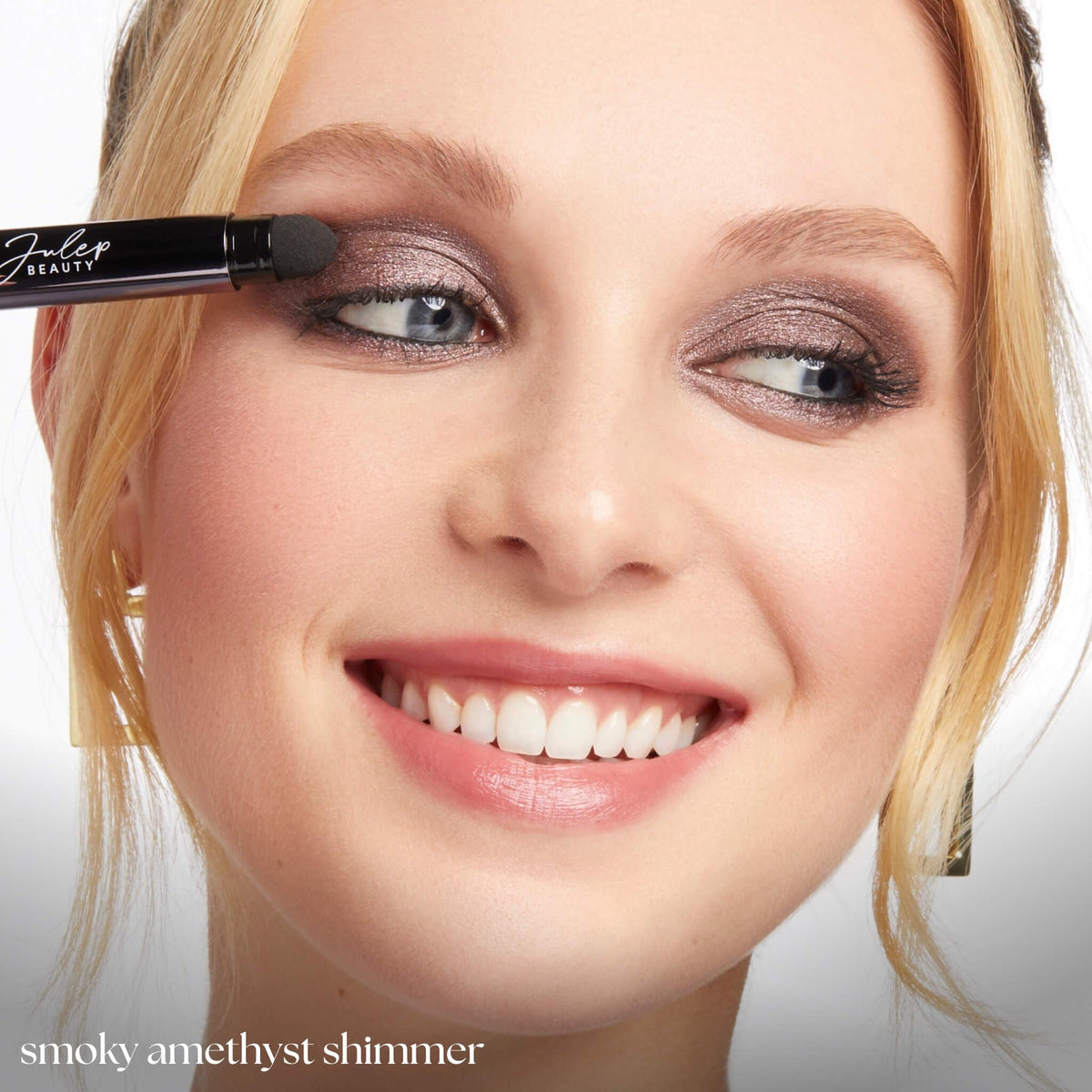 Julep product applied on eyelid demonstrating luminous finish and crease resistance