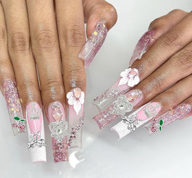 KACHIMOO manicure lifestyle shot showcasing finished nails and wearable sparkle