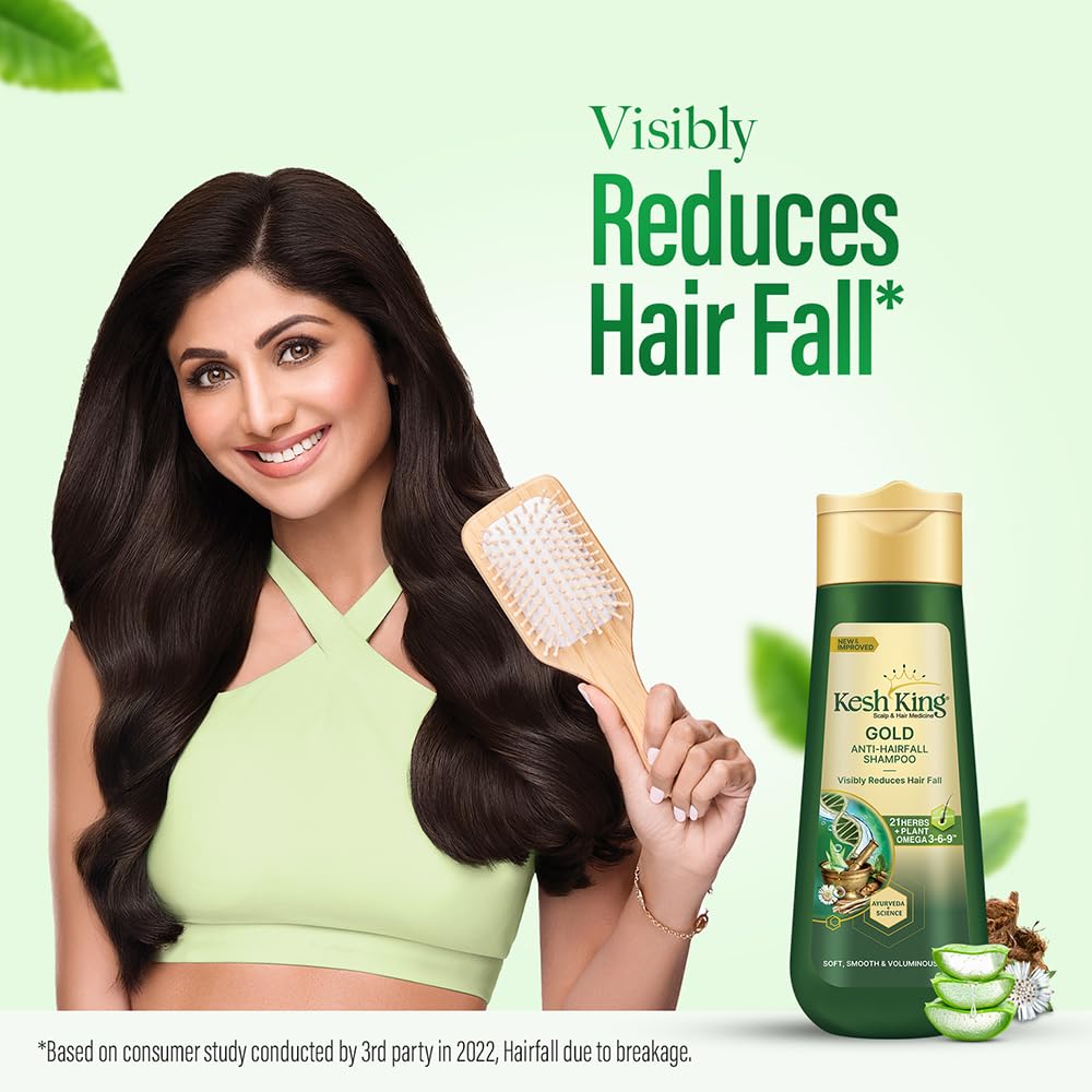 KESH KING creamy lather on hand demonstrating gentle cleansing and foam