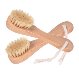 KEWLYSEU close-up of natural boar bristles highlighting firm texture for effective exfoliation