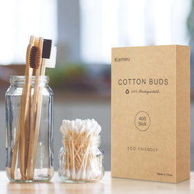 Kiemeu cotton swab used for makeup correction demonstrating precision and gentle application
