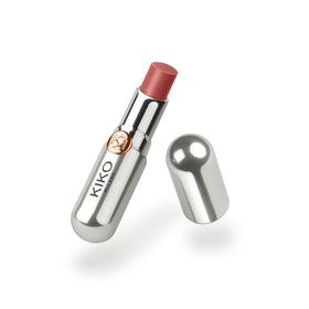 Kiko Milano balm texture close-up showing creamy glide and moisturization benefit