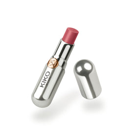 Kiko Milano pen applicator detail displaying precise tip for neat, controlled application
