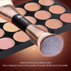 KINGMAS applying liquid foundation for even coverage and minimal streaks