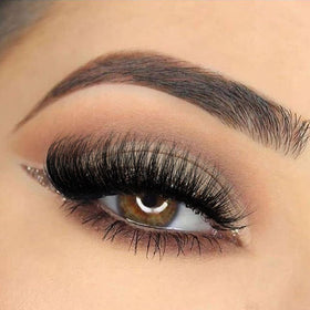 Kiromiro close-up of faux mink fibers highlighting natural volume