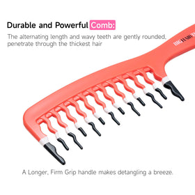 KISMETICS close-up of wavy tooth design demonstrating gentle detangling contact points